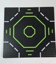 LEGO Baseplate Road 32 x 32 9-Stud Landing Pad with Green Octagon 6099p02 Black