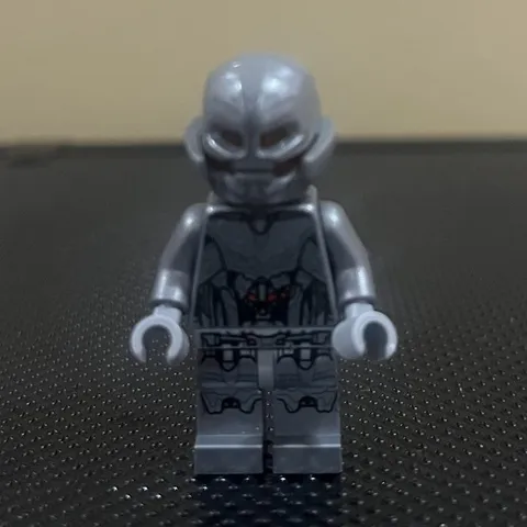 Lego 76032 Ultimate Ultron Avengers Marvel Superheroes Minifigure sh176 Sh0176