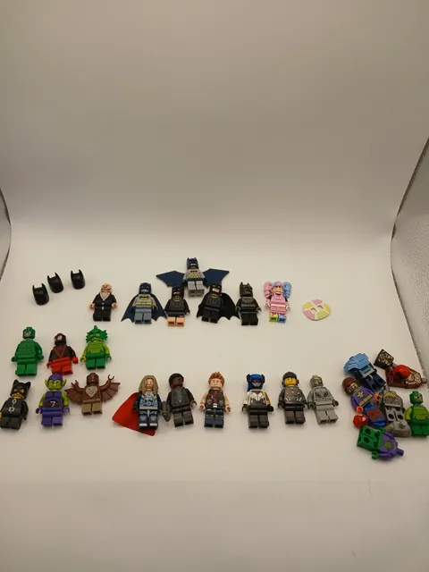 LEGO Fig Lot Marvel+BatMan+Spiderman And Other 20+ Figs Read Description 