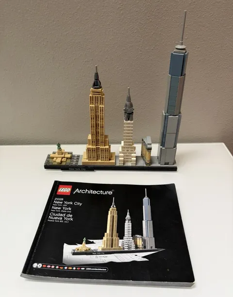 LEGO 21028 New York City Skyline 100% COMPLETE