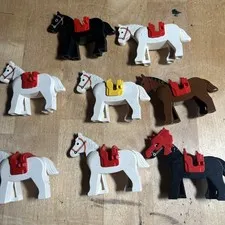 8 LEGO White & Black Horses & Saddle Fortress Castle Knight armor --- Z2