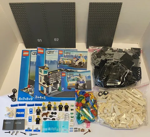 Lego 7744 Town City Police Headquarters Station Complete with Instructions 2008
