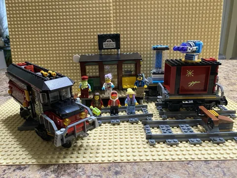 LEGO Hidden Side Ghost Train Express 70424 Glow in the Dark 698pc (2019)