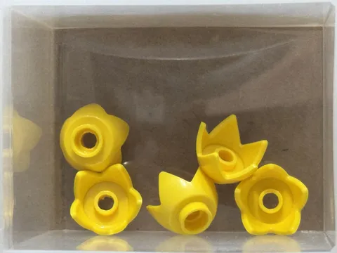 LEGO Parts - Yellow Minifigure, Headgear Crown Eggshell - No 39262 - QTY 5