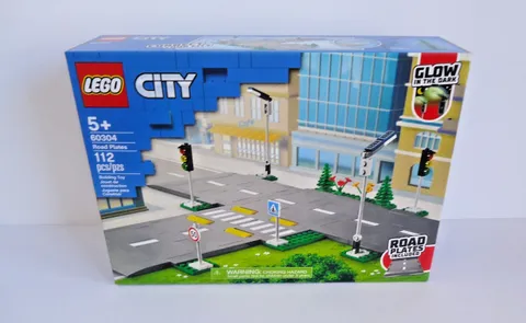 Lego City 60304 Road Plates NEW!  in Sealed Box! Free Shipping!
