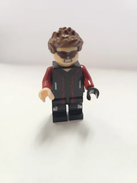 LEGO Marvel Hawkeye Minifigure Sh0172 Black Dark Red Suit Reddish Brown Hair