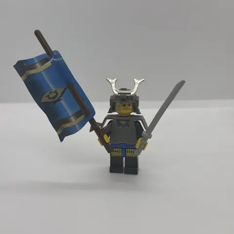 LEGO SYSTEM CASTLE -- NINJA SHOGUN BLUE WITH ARMOR MINIFIGURE 6083 CAS056