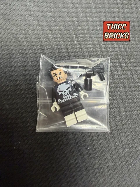 LEGO Punisher Minifigure 76178 Spiderman Daily Bugle Marvel Superheroes