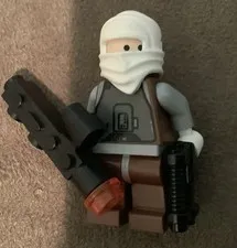 LEGO Star Wars Tusken Raider Sand Person Minifigure w/ Rifle/Blaster & Head Wrap