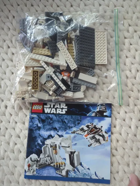 LEGO Star Wars: Hoth Wampa Cave (8089)