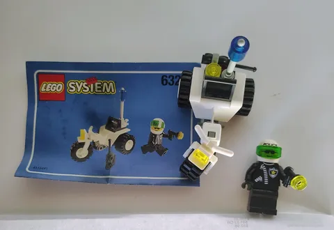 Lego  System Town 6324 100% Complete With Instructions 