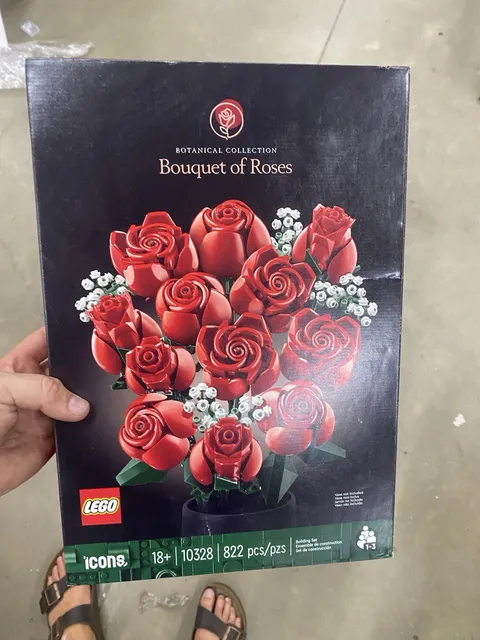 LEGO Icons Botanical Collection Bouquet of Roses 10328 Set 18+ 822 pcs