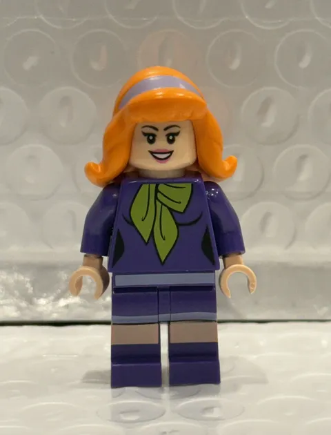 LEGO Scooby-Doo Daphne Blake Minifigure 75904 75903 Mystery Mansion Lighthouse