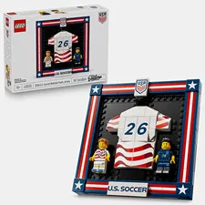LEGO Icons 2026 U.S. Soccer National Team Jersey Set 43033 167pcs Stand