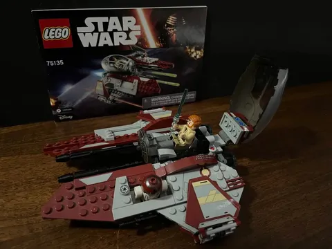 LEGO Star Wars: Obi-Wan's Jedi Interceptor (75135) 100% Complete Minifigs/Manual