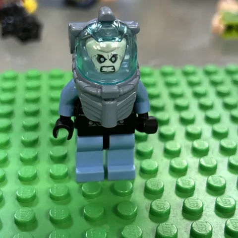 LEGO Batman Mr. Freeze Minifigure - sh089 76000 - GREAT CONDITION