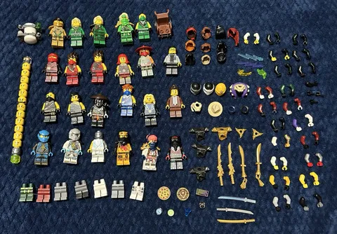LEGO NINJAGO Minifigures Lot Mixed W Accessories Large Variety Lloyd Kai Jay Nya