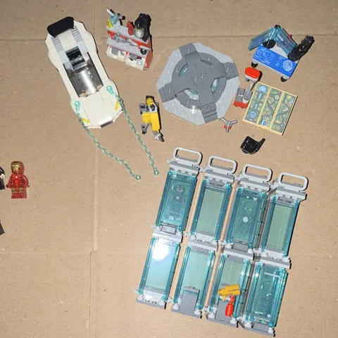 LEGO Marvel Infinity Saga Iron Man Armory Complete 76216 with no Box or Manual