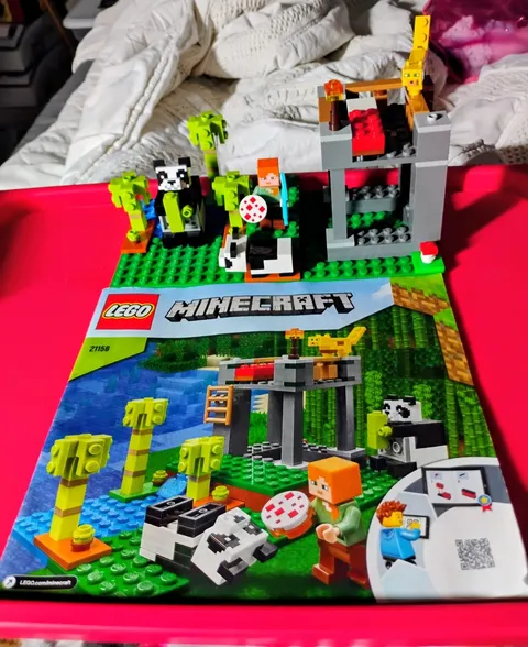LEGO Minecraft 21158 The Panda Nursery 204pc w/ Instructions retired ; No Box