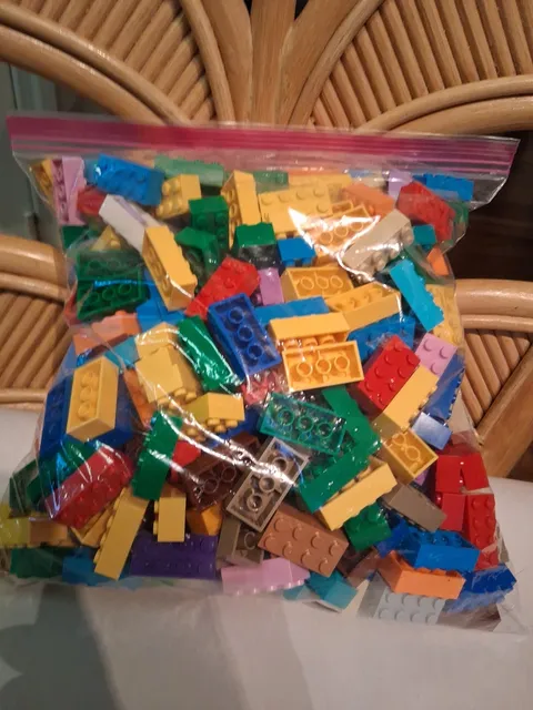LEGO bulk lot of 1.8+ lbs. of mostly 2 x 4, 1 x 3 bricks + assorted colors
