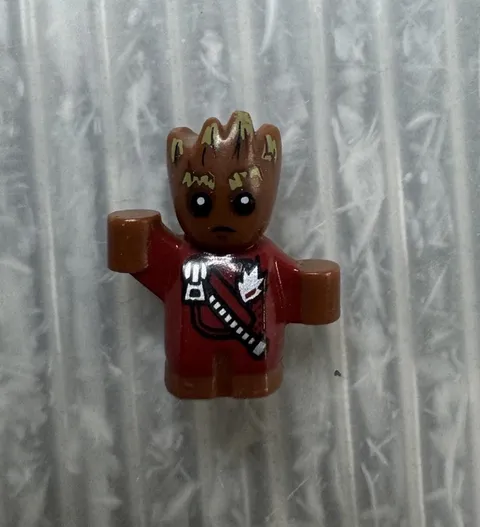 LEGO Marvel Super Heroes MINIFIGURE Baby Groot Red Outfit w/ Zipper 76080