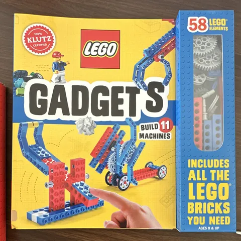 LEGO Klutz Gadgets Book Kit 58 Pieces Build 11 Machines Brick Separator 8+