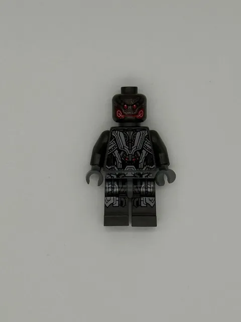 LEGO Ultron Prime Minifigure Marvel Avengers Age of Ultron sh175 76031