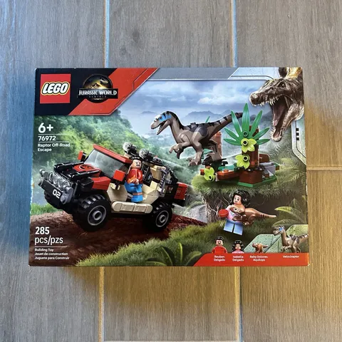 LEGO Jurassic World Raptor Off-Road Escape 76972 285 Pieces Velociraptor Baby