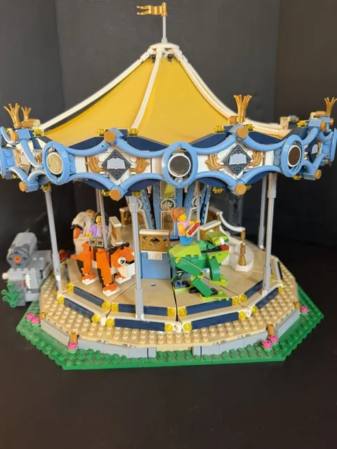LEGO Creator Expert Carousel 10257 BEAUTIFUL CONDITION RARE RETIRED 