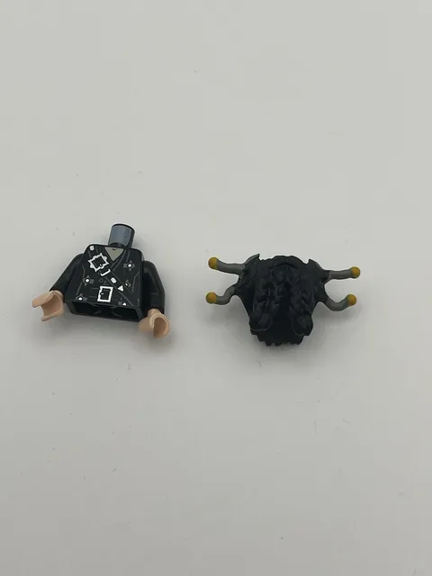 Lego Pirates Of The Caribbean Blackbeard Beard And Torso Rare
