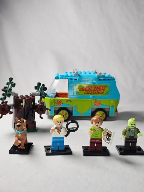 LEGO Scooby-Doo 75902 Mystery Machine 99% Complete Minifigures Instructions