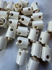 LEGO-NEW-#30361C-WHITE-BRICK RND 2 X 2 X2/ ROBOT BODYAXLE HOLDER-10 PIECES