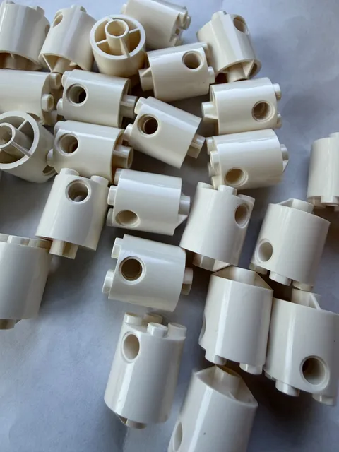LEGO-NEW-#30361C-WHITE-BRICK RND 2 X 2 X2/ ROBOT BODYAXLE HOLDER-10 PIECES