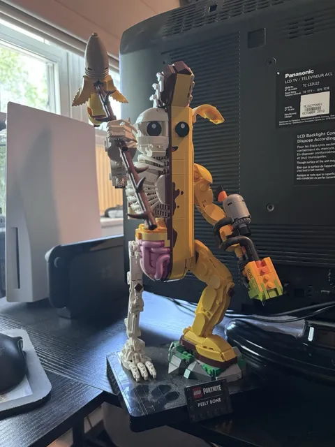 LEGO Fortnite Peely Bone 77072 Complete w Instructions
