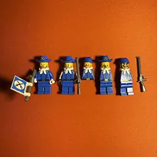 LEGO Western Blue Cavalry Soldier Minifigures Lot of 4 w/ Rifles & Flag
