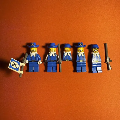 LEGO Western Blue Cavalry Soldier Minifigures Lot of 4 w/ Rifles & Flag