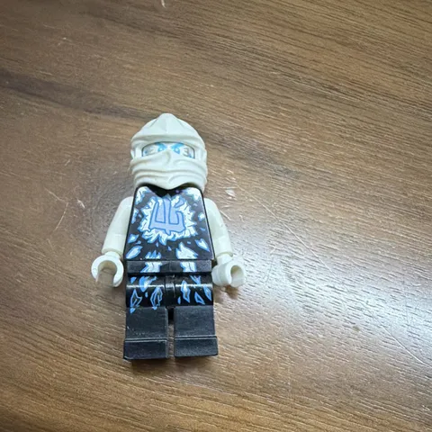 LEGO NINJAGO White Ninja Minifigure with Black Legs Plastic Age 5+