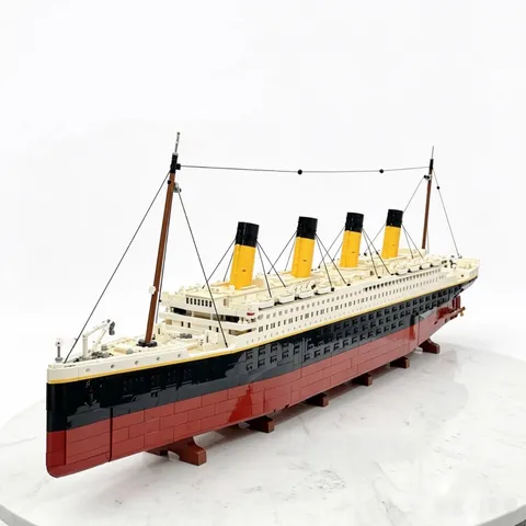 LEGO Icons Titanic  Complete Set 9090 Pieces Age 18+ (2021) No Original Box
