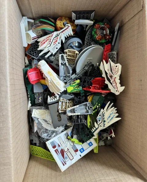 LEGO Bulk Lot Assorted Bricks Pieces & Parts Multicolor Plastic in Box 3lb 5.6oz