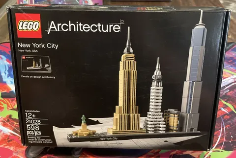 LEGO Architecture New York City Skyline 21028 Complete Set 598 Pieces 12+