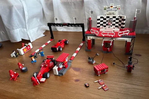 LEGO Racers Ferrari F1 Finish Line 8672