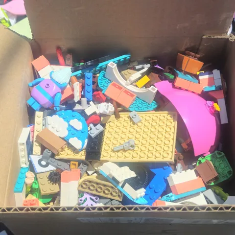 LEGO Bulk Lot 4 lb Very Random Mixed Bricks Parts Plates Accessories Pieces