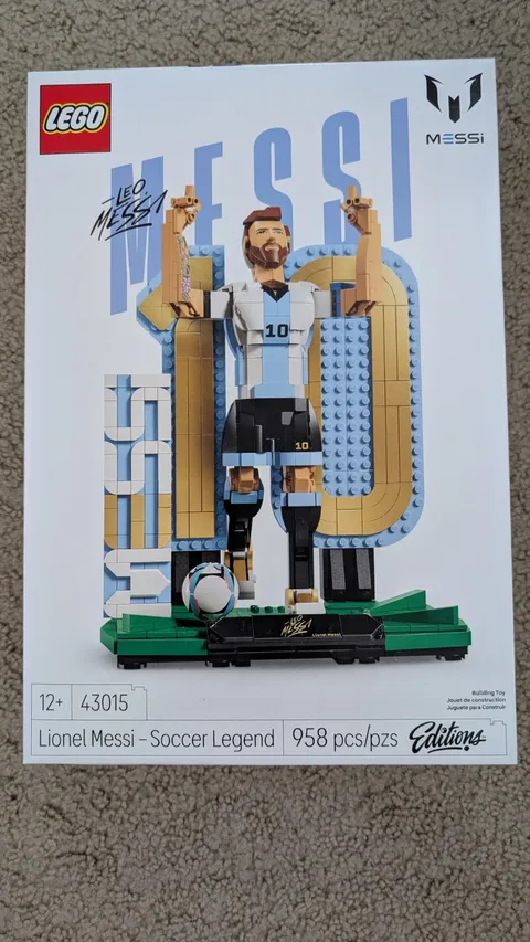 LEGO Editions Lionel Messi - Soccer Legend 43015 World Cup Argentina