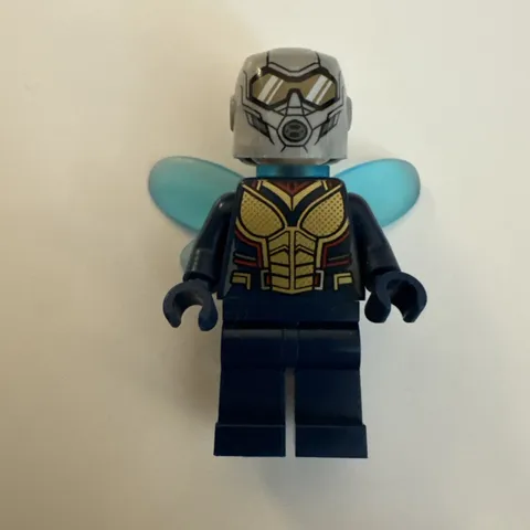 Lego minifigure Marvel Super Heroes Wasp with Helmet and Wings 76109 75997!