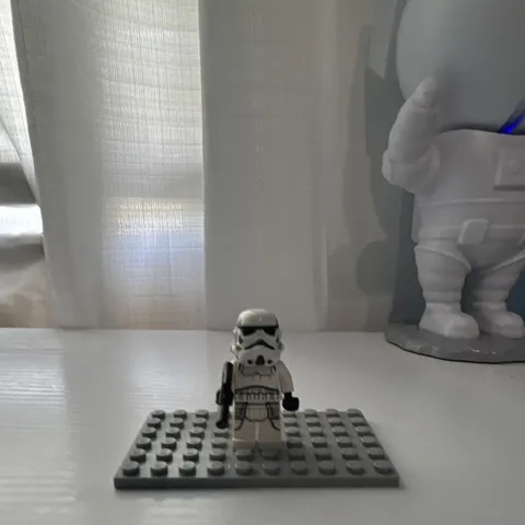 LEGO Star Wars Stormtrooper Minifigure with Blaster Accessory