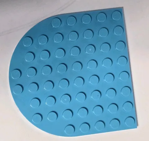 LEGO 41948 Medium Azure Plate, Round 8 x 8 Rounded End