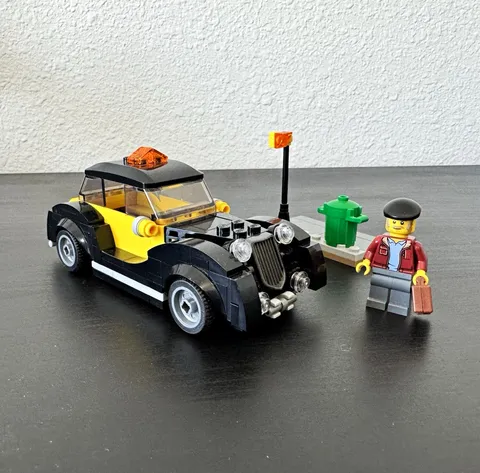 LEGO Icons: Vintage Taxi (40532) 100% Complete