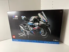 LEGO TECHNIC: BMW M 1000 RR (42130)