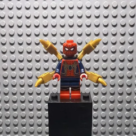 LEGO Marvel Spider-Man Minifigure w/ Gold Arm Spider Legs sh0510 Infinity War