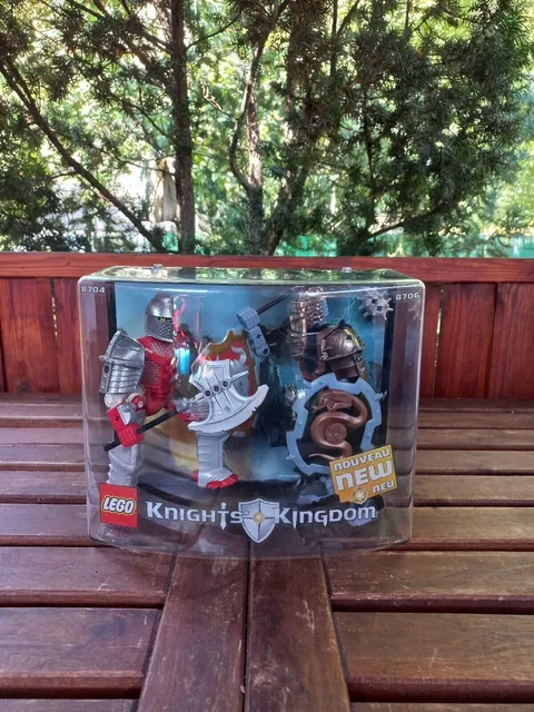 Lego Knights store display discontinued 2004 character pack 8706